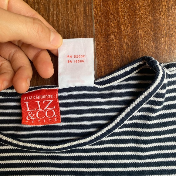 Vintage | Liz & Co. Cropped Striped Tee - Picture 5 of 6